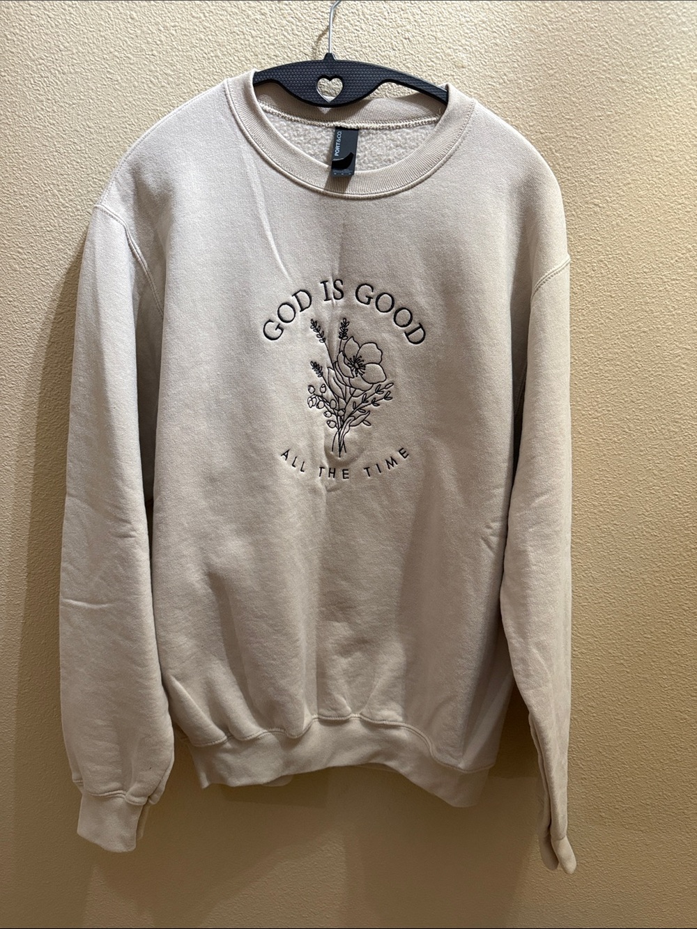 Port and Co Beige 'God Is Good' Floral Crewneck Sweatshirt